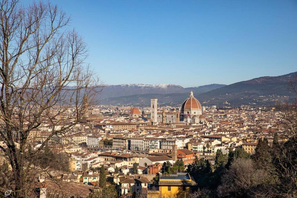 Laura In The Heart Of * Florencia